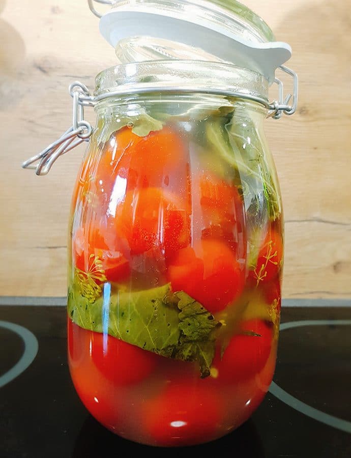 Barrel pickled tomatoes